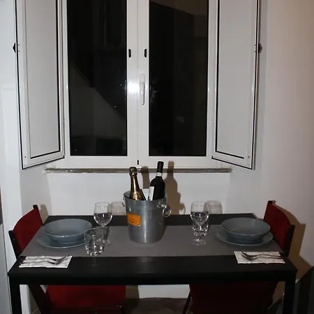 Home2rome - Trastevere Apartamento *